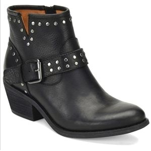 Sofft Allene black western bootie 9 NWB
